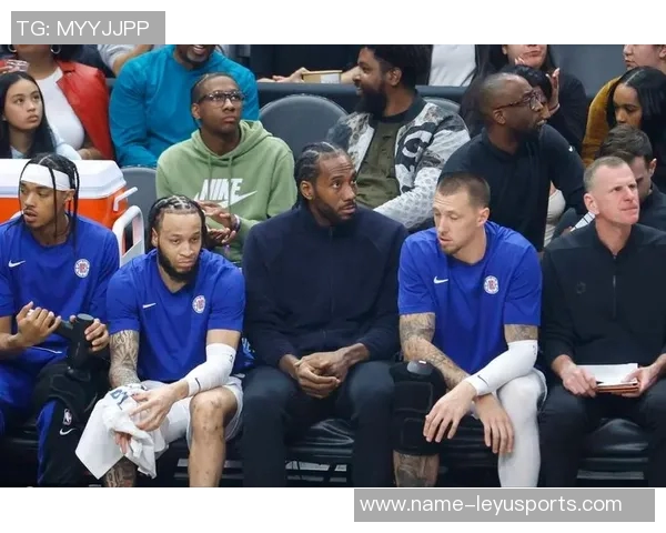 小卡主动要求下场膝盖遭科林斯重击引发关注