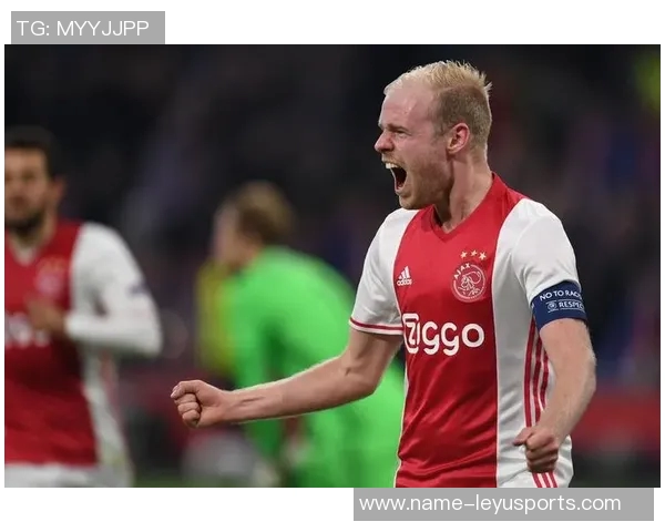 阿贾克斯俱乐部球探与引援主管凯文德朗宣布辞职引发关注