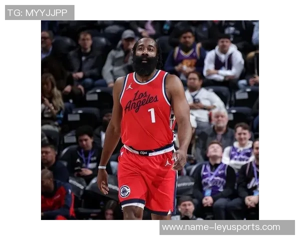 卢指导赞哈登职业精神称其从不缺席比赛展现出榜样力量